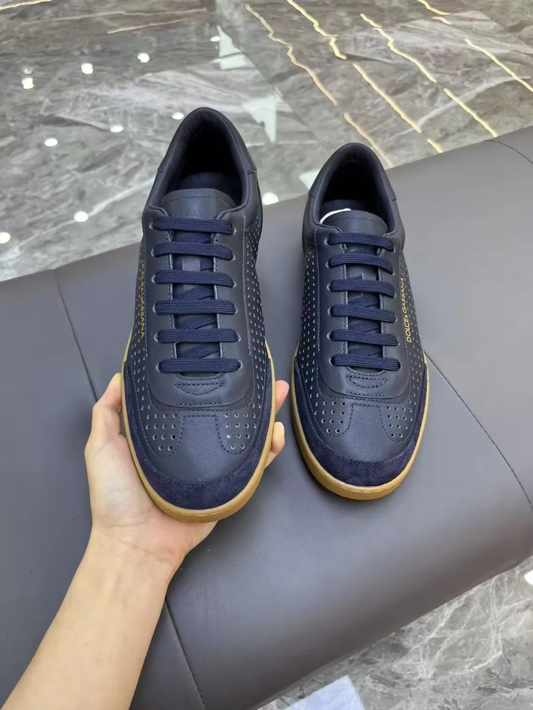 Men's Men's Shoes 💰400 [New Style] 🐝🐝DG—Dolce&G men's calfskin sneakers Portofino Yacht shoes, simple and versatile design, unique saddle leather soles. The Dolce &G logo rear wing is the icing on the cake. Imported cowhide + rubber outsole Size: 39-44 (customized at 38.45)